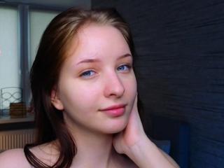 Ora Bottrellf webcam model stream image