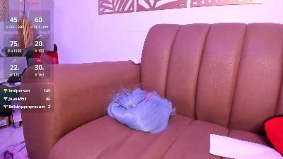 ReginaMills_ webcam model stream image