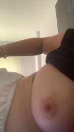 Tutetonanatural webcam model stream image