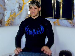 Noah Brown webcam model stream image