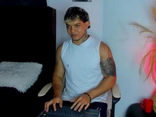 Noah Brown webcam model stream image