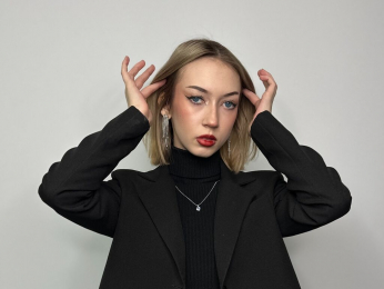 LoisDeman webcam model stream image