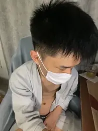 Zhang_yiovo webcam stripchat model stream image