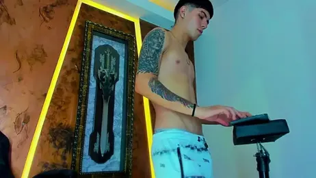 Theo_Levis webcam model stream image
