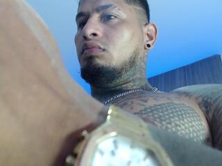Apolo Strongman webcam model stream image