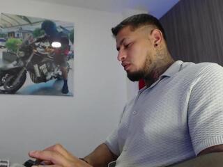 Apolo Strongman webcam model stream image