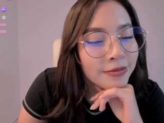 bubble-gum webcam model stream image