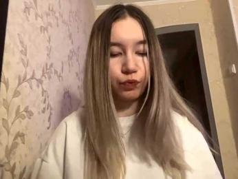 KittyTrisha webcam model stream image