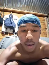 Peterveero12 webcam model stream image