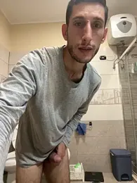 Gionnytav webcam model stream image