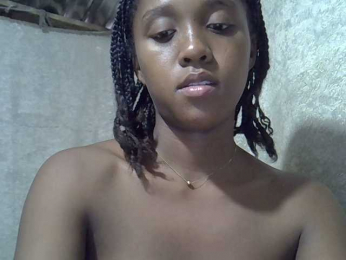 Lillteblackgirl webcam bongacams model stream image