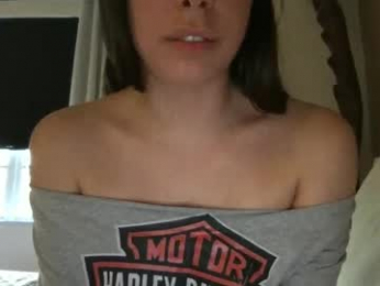 lovelylittle4 webcam model stream image