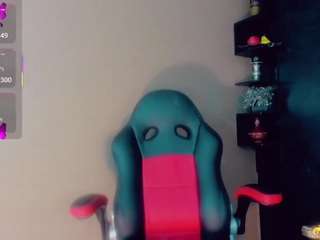 mayka-brunette01 webcam model stream image