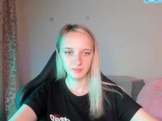 rousereedd webcam model stream image