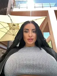 IsabelleHunt webcam stripchat model stream image