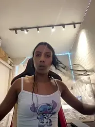 Naomisalles webcam stripchat model stream image