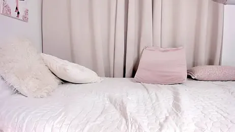 ReynaLuxe webcam stripchat model stream image