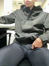 Benson18y webcam stripchat model stream image