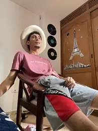 gsusss_feet webcam stripchat model stream image