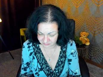 IrissMoon webcam bongacams model stream image