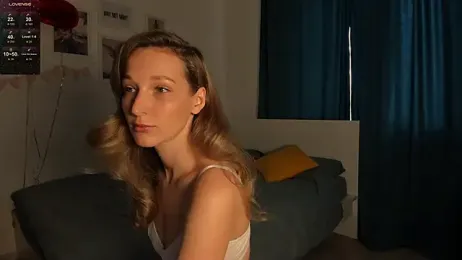 _Lora_Palmer webcam model stream image