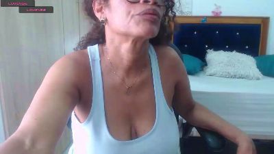 BustyXMilf webcam model stream image