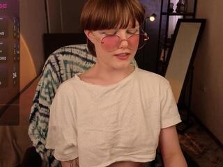 Luna Willsom webcam model stream image