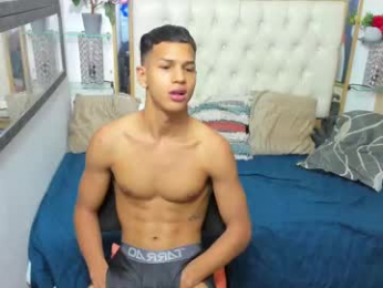 tiam_criss webcam model stream image
