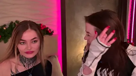 AriWild webcam model stream image