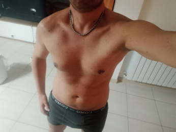 Policeman1982 webcam model stream image