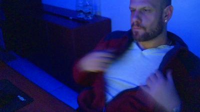 Policeman1982 webcam model stream image