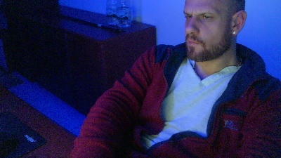 Policeman1982 webcam model stream image