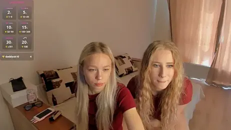 blondegirlss webcam model stream image