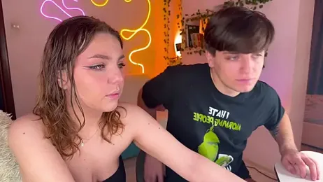 RobertAndLinela webcam model stream image