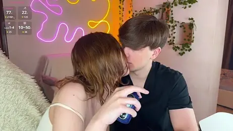 RobertAndLinela webcam model stream image