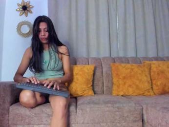 ElizabethAndEliana webcam model stream image