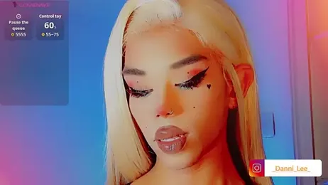 DanniLee_ webcam model stream image