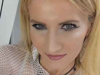 ChristineEve webcam model stream image