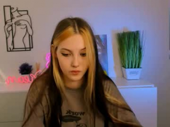 luna_tin webcam model stream image