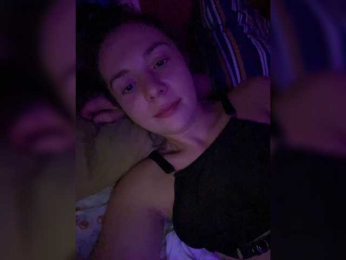 HelgaLeo webcam model stream image