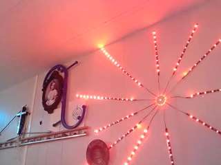 damagedacousticslast943 webcam model stream image