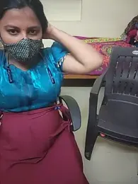 Reenakarthick webcam stripchat model stream image