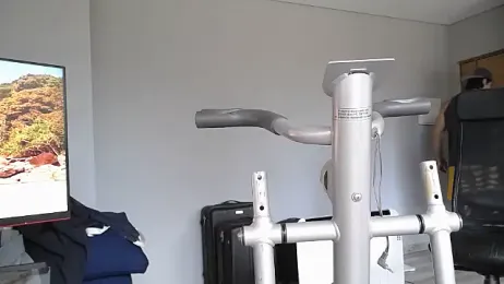 latinoo23bom webcam stripchat model stream image