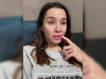 Queen-of-squirt webcam model stream image