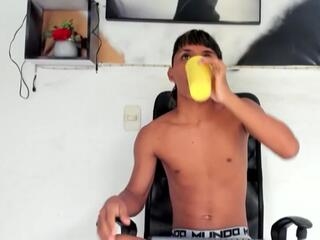 Tyler Navas webcam model stream image