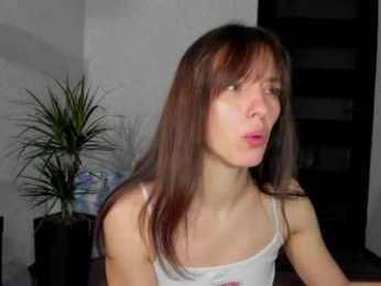 your_little_flexible_girl webcam model stream image