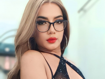 ThinaMoree webcam model stream image