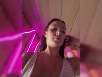 Mini-Molly69x webcam bongacams model stream image