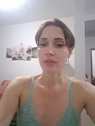 Irresistible24 webcam model stream image