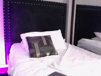ari_sunshine webcam model stream image